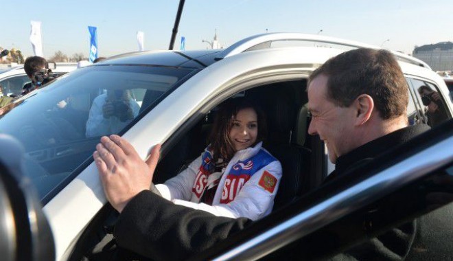 Rusia: Cei 44 de sportivi ruși medaliați la JO de la Soci au primit câte o mașină - mercedes-1393576735.jpg