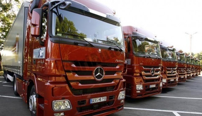 Camioanele au interzis pe șosele, din cauza caniculei - mercedesbenzactros3camioane-1340362142.jpg