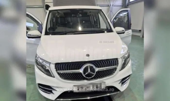 Vameșii au confiscat o mașină în valoare de 50.000 de euro. Ce au descoperit în autoturism - mercedesconfiscatvamasiret-1736614681.jpg