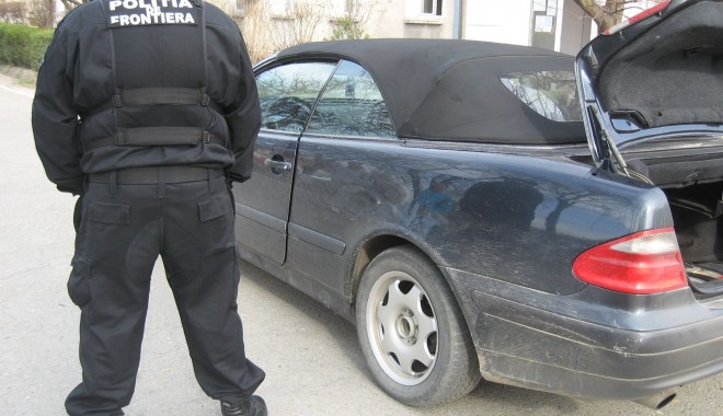 Mercedes furat din Italia găsit pe străzile Constanței - mercedesfurat-1333095771.jpg