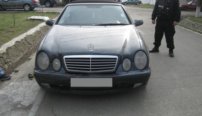 Mercedes furat din Italia găsit pe străzile Constanței - mercedesfurat003-1333179424.jpg