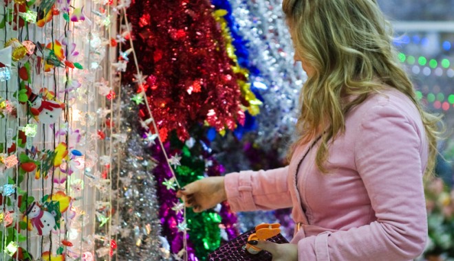 A venit Crăciunul! Deocamdată în magazine - merrychristmas-1320943835.jpg