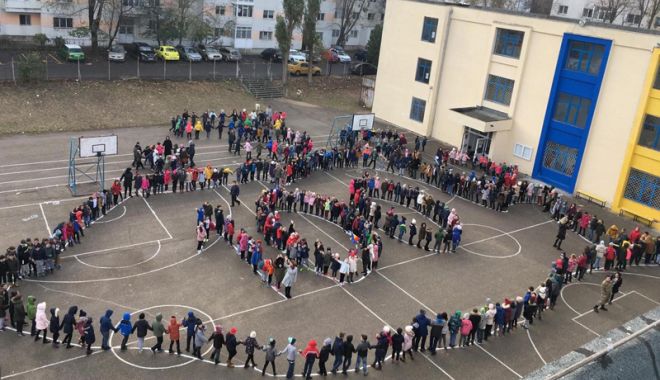 Elevii din județul Constanța sărbătoresc Centenarul Marii Uniri - mesajulmeupentruromania3-1543336011.jpg