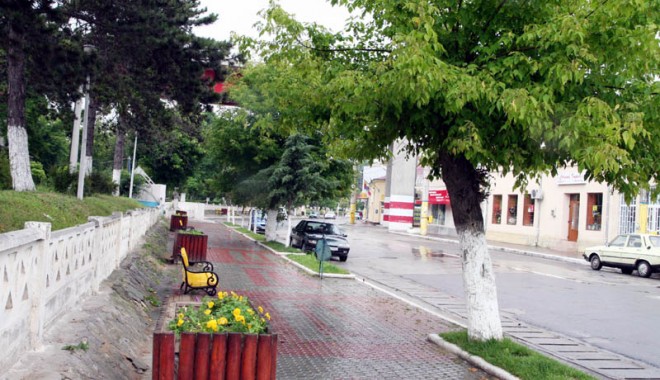 Vreme închisă și deosebit  de rece, în week-end,  la Constanța - meteo-1321030192.jpg