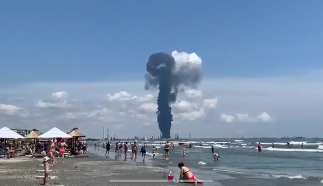 EXPLOZIE la RAFINĂRIE. Specialiştii meteo: norul de fum se duce spre mare - meteo-1625224684.jpg