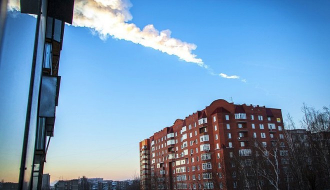 Meteoritul  de la Celiabinsk, reconstituit cu ajutorul înregistrărilor video realizate de amatori - meteorit-1383834194.jpg