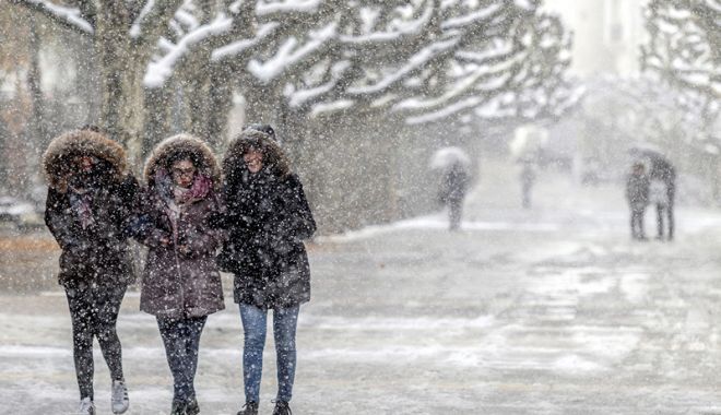 IARNA NU SE LASĂ DUSĂ! REVIN GERUL ȘI NINSORILE, LA CONSTANȚA! - meteorologi1519748043-1521028195.jpg