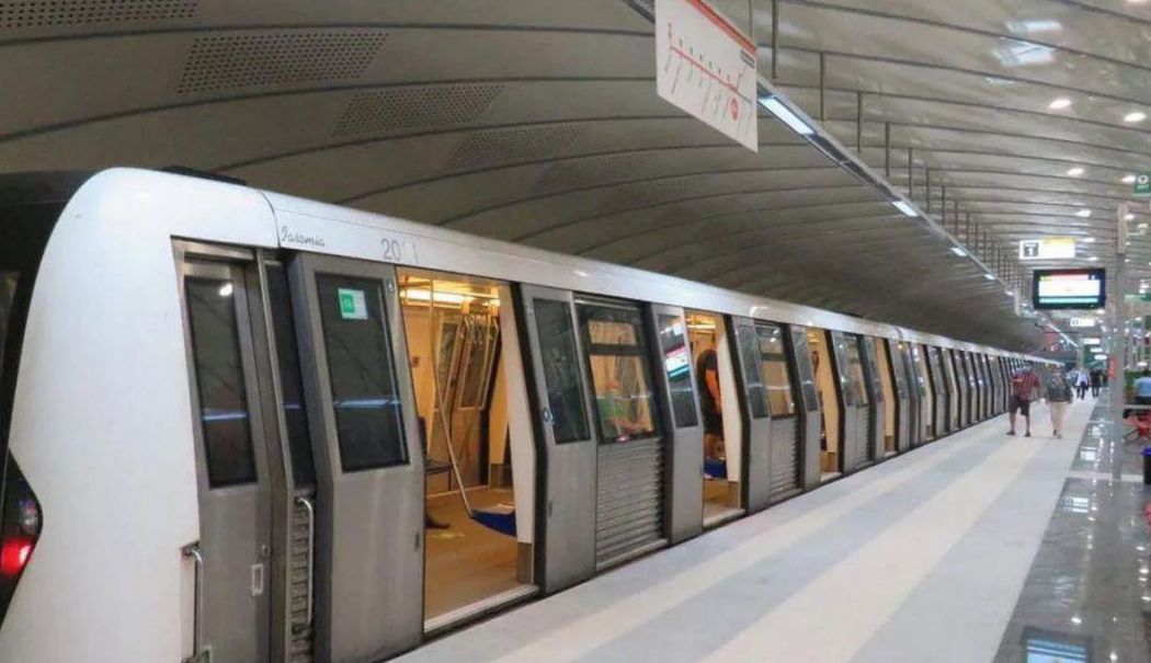 Un bărbat a murit la metrou în această dimineață. S-ar fi aruncat în fața trenului