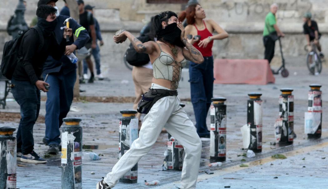 Mexic: 120 de răniți la un protest împotriva politicii de securitate a guvernului - mexic-1763297269.jpg