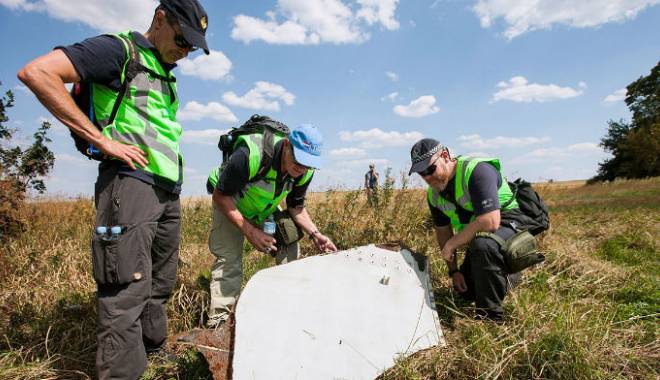 Tragedia aeriană MH17 / AU ÎNCERCAT SĂ FURE DATELE RAPORTULUI! - mh17-1445669761.jpg