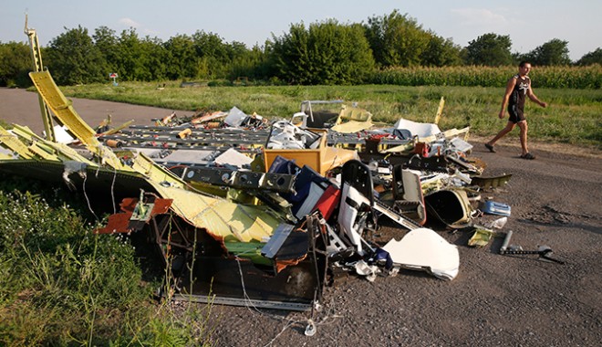 Cu ce au doborât prorușii avionul MH17, în care se afla și un român - mh17tragedyukrainesi-1413723441.jpg
