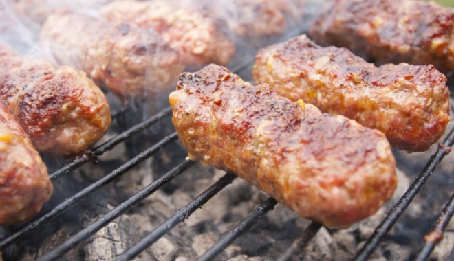 Carne de oaie, mici și hamburgeri cu E-coli, depistată de inspectorii sanitari - mici-1480958283.jpg