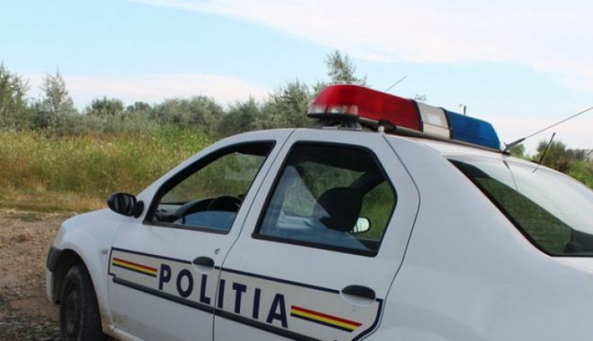 Șicanare în trafic? A ajuns cu mașina în copac, din cauza șoferului unui microbuz de transport persoane - microbuzaccident-1572993379.jpg