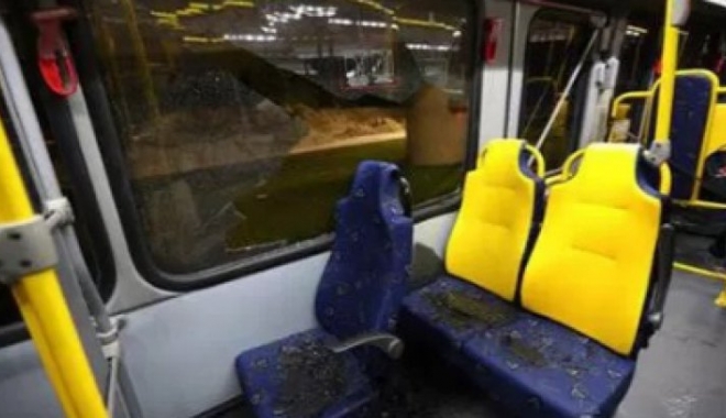 Cel puțin 16 morți și zeci de răniți, după ce un autocar cu elevi s-a lovit de un pod, în Italia - microbuzaccidentpozabuna63304400-1484992944.jpg