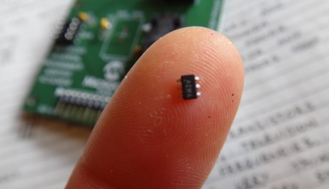 Soluție contra obezității: un microcip implantat în stomac - microcip-1365334042.jpg