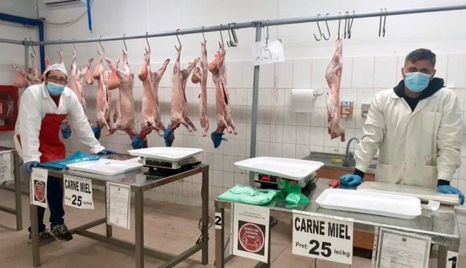 Vânzări carne de miel / Igienă și măsuri de protecție în piețele Griviței și Tomis 3 - miei-1586677693.jpg