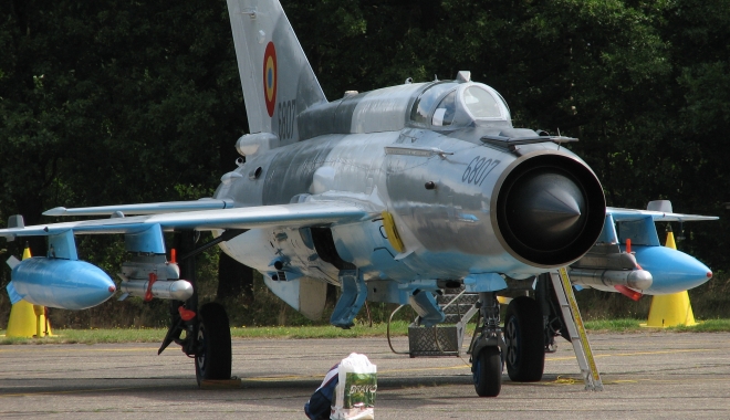 Avionul avea 450 km/h în momentul defecțiunii. Pilotul s-ar fi rănit din cauza altitudinii joase la catapultare - mig-1497260616.jpg