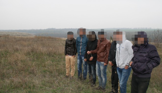 10 migranți sirieni, opriți la Viroaga din drumul către Germania - migrant21383301648-1383370106.jpg