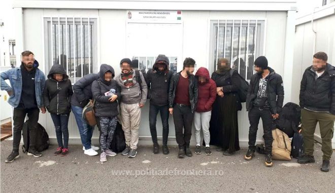 Migranți ascunși într-un camion, printre piese auto - migranti-1572970024.jpg