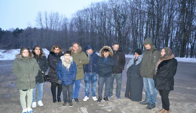 Migranți ascunși în autoturisme, la frontiera Negru Vodă - migranti1-1520357531.jpg