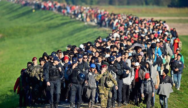 Controale mai stricte la frontiere! Mii de migranți, blocați în Grecia - migrantigrecia-1456148496.jpg