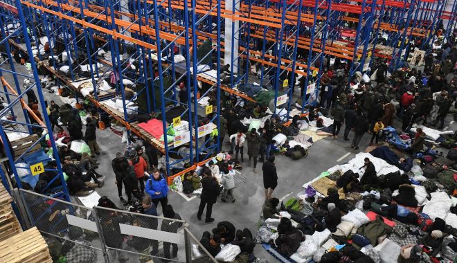 Migranţii au fost mutaţi într-un depozit, iar o parte au făcut cale întoarsă spre casă - migrantiidelagranita-1637335672.jpg