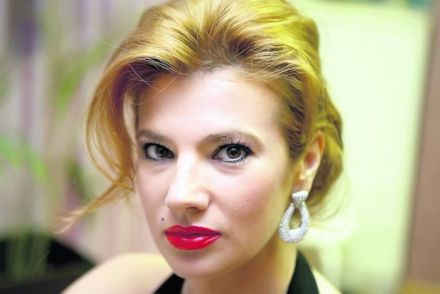 Mihaela Borcea a rămas fără permis. A fost prinsă conducând cu 116 km la oră - mihaelaborcearedlips-1318232300.jpg