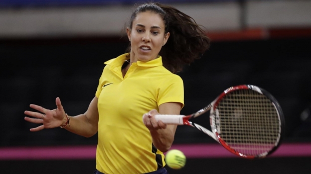 Tenis, Fed Cup. Mihaela Buzărnesu, învinsă de Carolina Garcia - mihaelabuzarnescucarolinegarcia4-1555781901.jpg