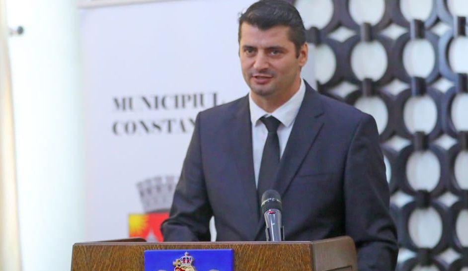 Tentativă de omor asupra consilierului Mihai Ochiuleț ? Iată ce s-a întâmplat cu mașina lui! - mihai-bun-1730926901.jpg