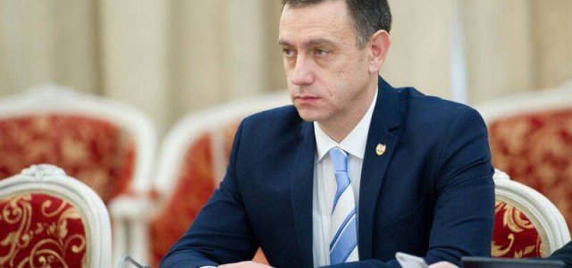 Ministrul Fifor a dispus dublarea numărului de locuri pentru formarea medicilor militari - mihaififor-1515245818.jpg