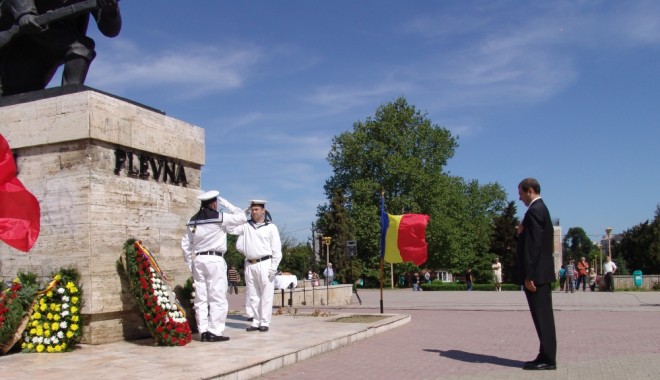 Fundația Mișcarea Populară Constanța a marcat simbolic Ziua Independenței - mihaigirtumiscareapopulara9mai13-1368152185.jpg