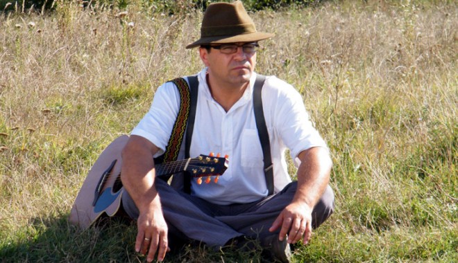 Mihai Mărgineanu cântă despre 