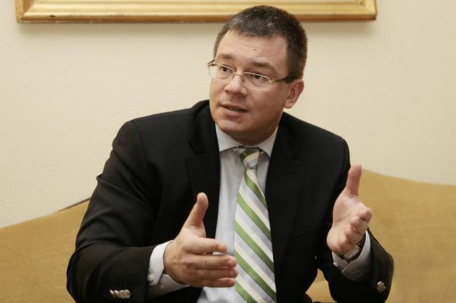 Ungureanu se gândește la demisia din PNL și la înființarea unei inițiative civice de centru-dreapta - mihairazvanungureanu-1338293780.jpg
