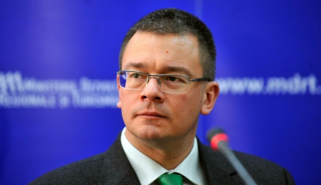 Peste 1.000 de persoane prezente la Convenția Națională Extraordinară a Partidului Forța Civică - mihairazvanungureanu1346846665-1347010061.jpg