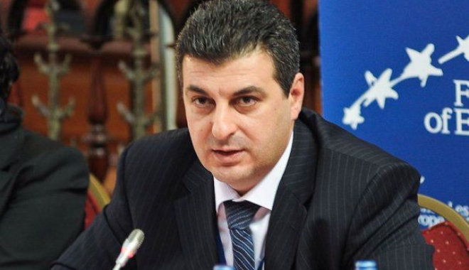 Mihnea Motoc va participa la reuniunea miniștrilor Apărării ai statelor NATO - mihneamotoc465x390-1465905253.jpg