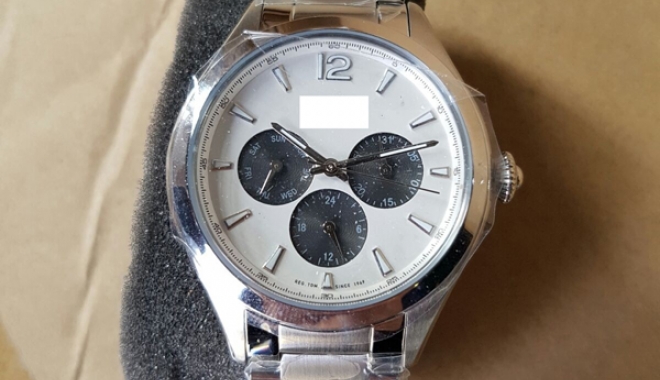 Mii de ceasuri contrafăcute, confiscate de polițiștii constănțeni - miideceasuri2-1486747593.jpg