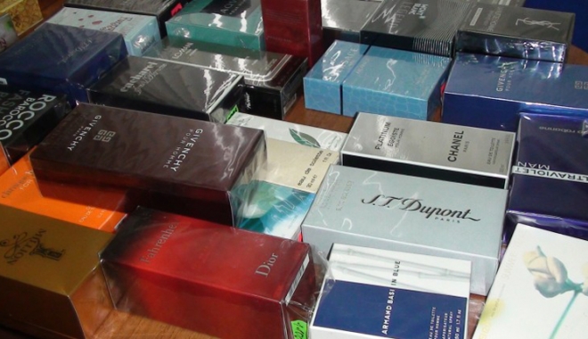 Mii de parfumuri, confiscate în Portul Constanța - miideparfumuri1-1482948024.jpg