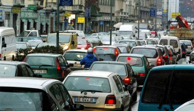 Fără precedent. Circulația autovehiculelor, interzisă parțial timp de trei zile, pe străzile din Milano - milano01403200-1451305946.jpg