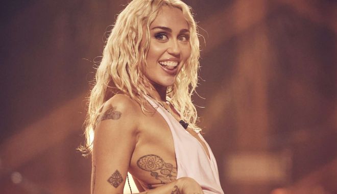 Hitul „Flowers” al cântăreţei Miley Cyrus, desemnat cel mai bine vândut single din 2023 - miley-cyrus-1709060544.jpg