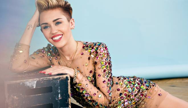A luat foc! Miley Cyrus, supărată pe fiul lui Schwarzenegger - mileycyrus2014wide-1430917394.jpg