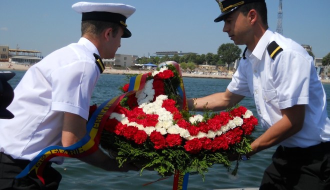 Ziua Mondială a Apei, sărbătorită de marinarii militari - militari-1371464429.jpg