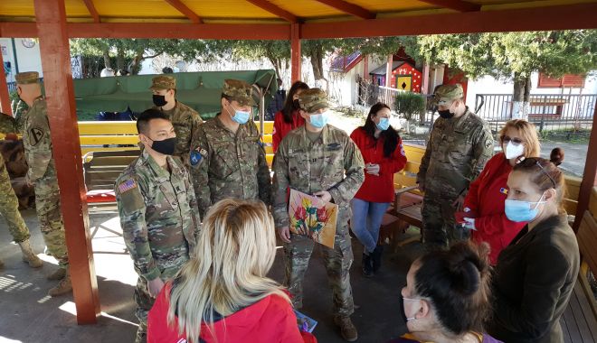 Cadouri de la militari pentru copiii de la Centrul „Antonio” - militariantoniosursabrigada9-1613067897.jpg