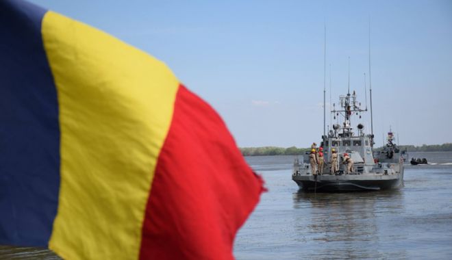 Militarii Centrului  de Scafandri, activități  de instruire pe Dunăre - militarii-1524244458.jpg