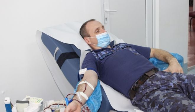Militarii Forţelor Navale Române donează sânge. „Marile bătălii nu se dau doar pe câmpul de luptă!” - militarii-1629273513.jpg