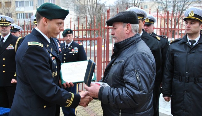 Militarii constănțeni, medaliați pentru misiunile din Afganistan - militariiconstantenimedaliatiafg-1391677179.jpg
