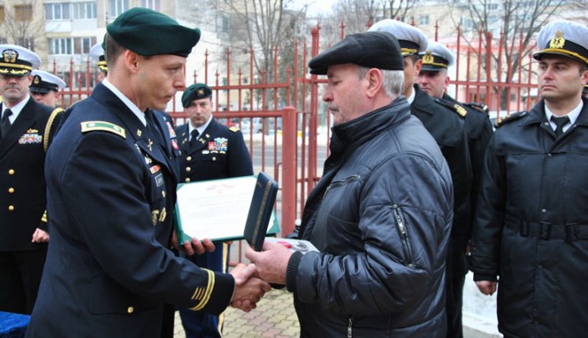 Militarii constănțeni, medaliați pentru misiunile din Afganistan - militariiconstantenimedaliatiafg-1391706651.jpg