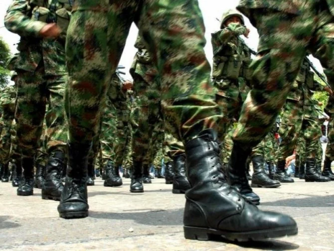 Azi aflăm cine este noul ministru al Apărării. Mai multe nume pe lista scurtă - militariromanirnewsro22768700-1505201198.jpg