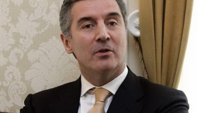 Premierul din Muntenegru, primit cu onoruri militare la Palatul Victoria - milodjukanovic263326700-1385544830.jpg