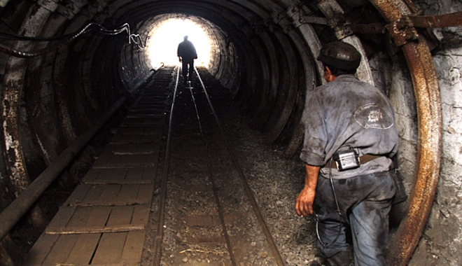 Trei lideri sindicali ai minerilor au intrat în greva foamei la Petroșani - mina-1483549120.jpg