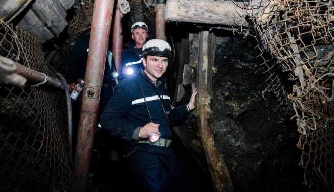 Sebastian Burduja, ministrul Energiei a participat la extracţia a 5 tone de cărbune, în Mina Livezeni - mina-1697392281.jpg